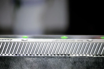 1500*3000mm 500w Racuys Or Ipg Fiber Laser Cutting Machine 1500*3000 mm 500w Racuys eller Ipg fiberlaserskæremaskine