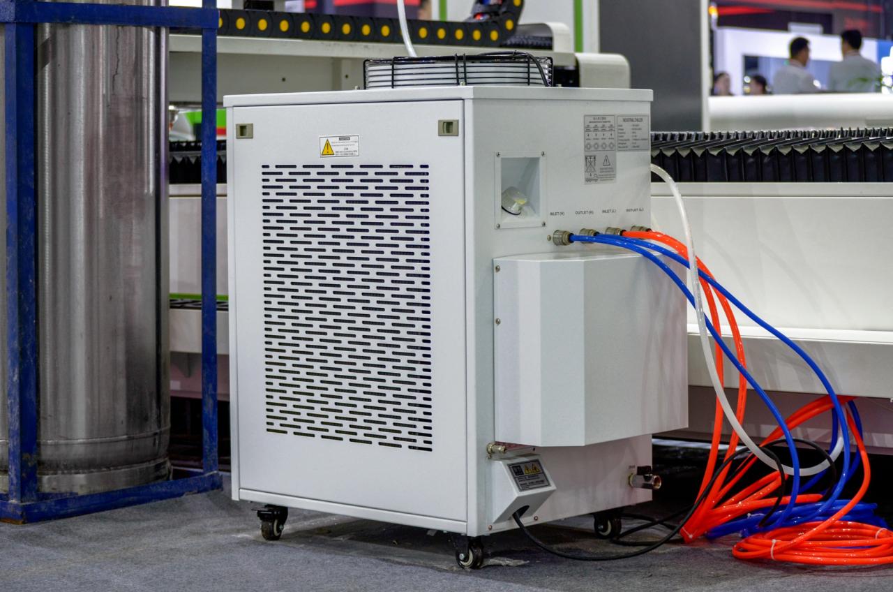 1500*3000mm 500w Racuys Or Ipg Fiber Laser Cutting Machine 1500*3000 mm 500w Racuys eller Ipg fiberlaserskæremaskine