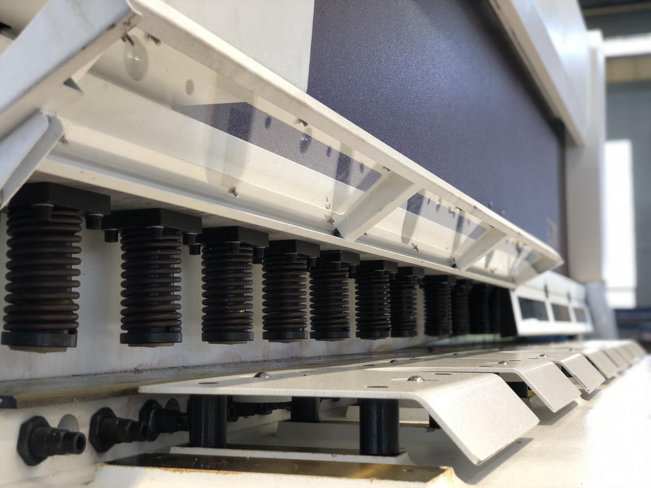 16mm Hydraulic Guillotine Shearing Machine For Sheet Metal Cutting 6 Meters 16mm hydraulisk guillotineklippemaskine til pladeskæring 6 meter