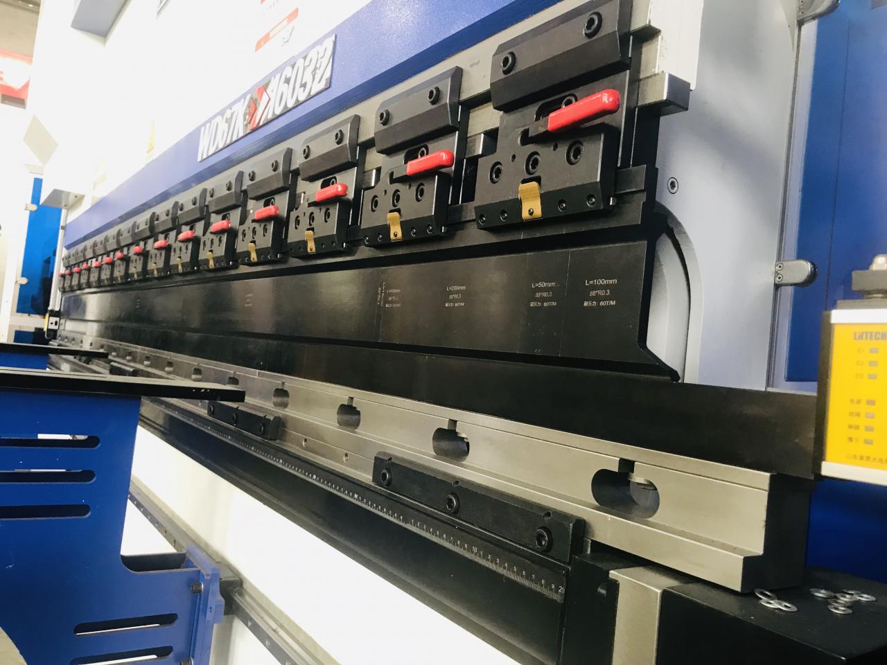 200t 300t standard industriel kantpresse Cnc hydraulisk kantpressemaskine