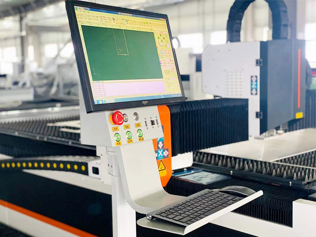 3015 Fiber Laser Cutting Machine For High-Speed Cutting Of 1-6mm Metal Materials 3015 fiberlaserskæremaskine til højhastighedsskæring af 1-6 mm metalmaterialer