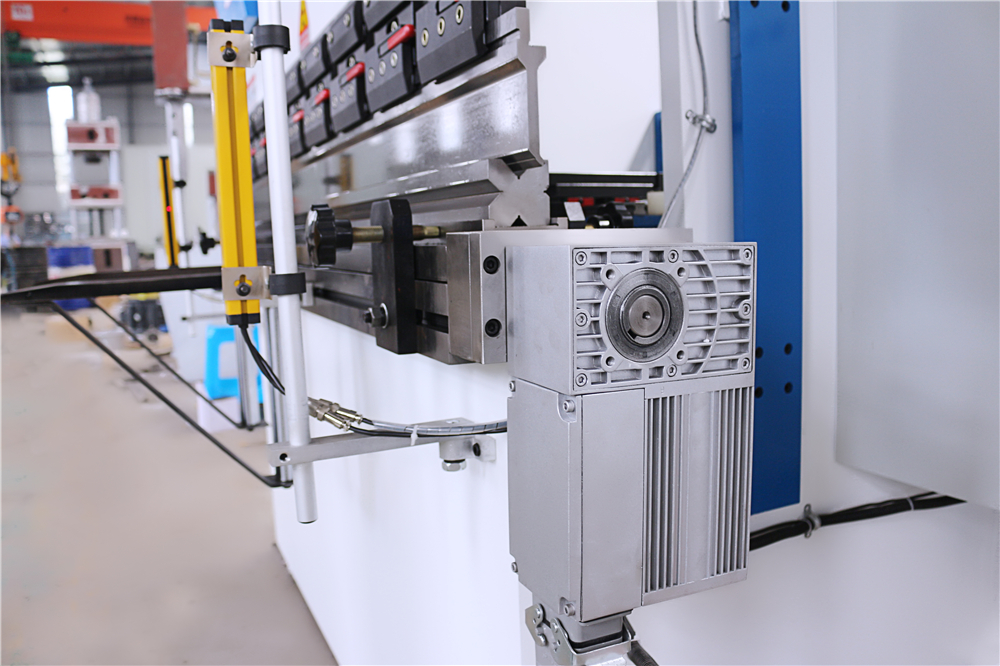 3+1 Axis Cnc Hydraulic Press Brake With Esa System 3+1 Axis Cnc Hydraulisk kantpresse med Esa System