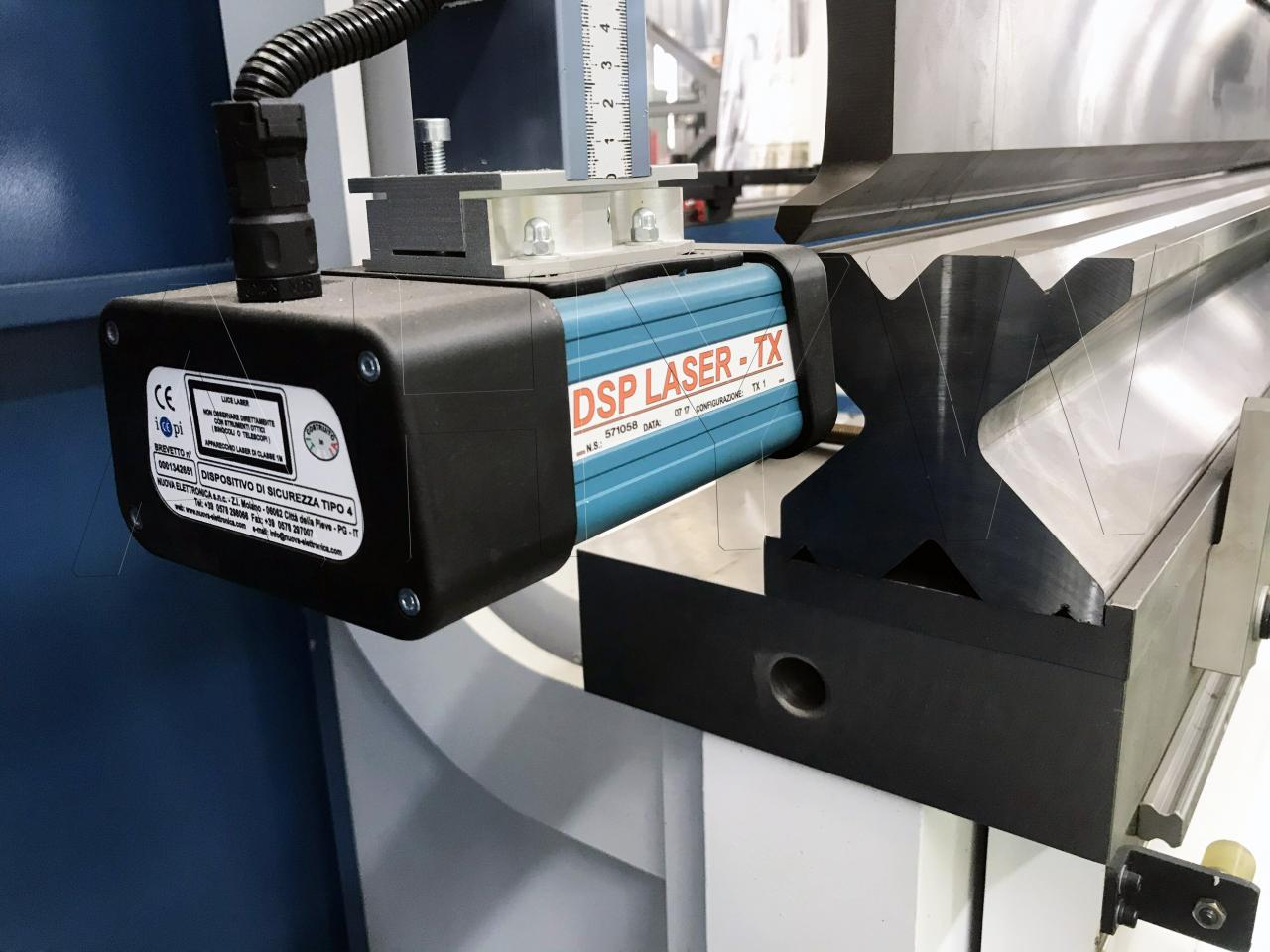 4 Axis Cnc Tandem Press Brake With Delem Da58t 2d Graphical Controller 4-akset Cnc Tandem kantpresse med Delem Da58t 2d grafisk controller