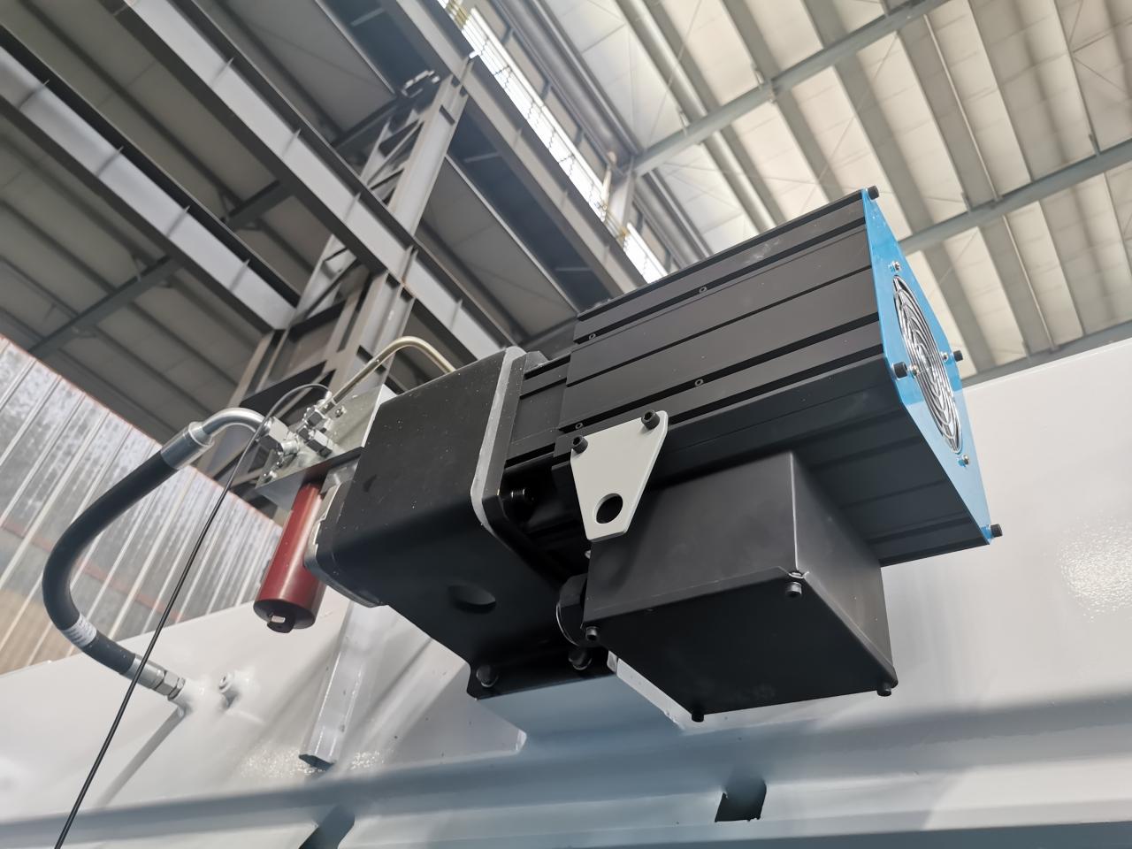 4 Axis Cnc Tandem Press Brake With Delem Da58t 2d Graphical Controller 4-akset Cnc Tandem kantpresse med Delem Da58t 2d grafisk controller