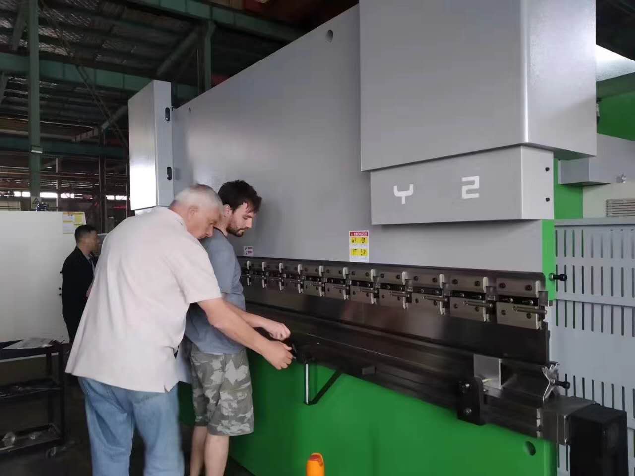63 Ton Metal Steel Sheet Plate Bending Machine Cnc Hydraulic Press Brake For Metal Working 63 ton metal stålplade bøjemaskine Cnc hydraulisk kantpresse til metalbearbejdning