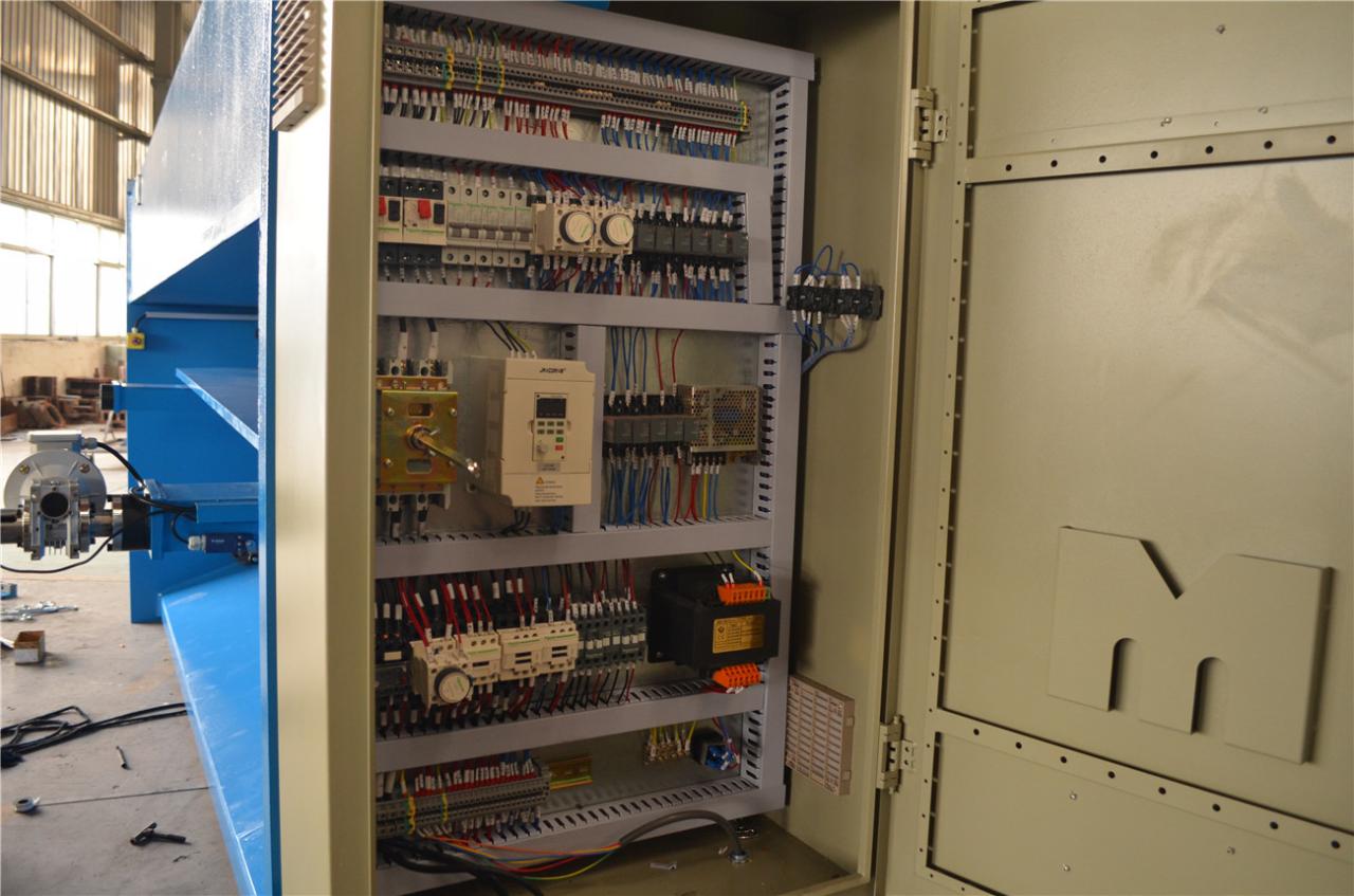 6*3200mm Guillotine Shears Metal Shear Hydraulic Iron Sheet Cutting Shearing Machine 6*3200 mm Guillotinesaks Metalsaks Hydraulisk jernpladeskæremaskine