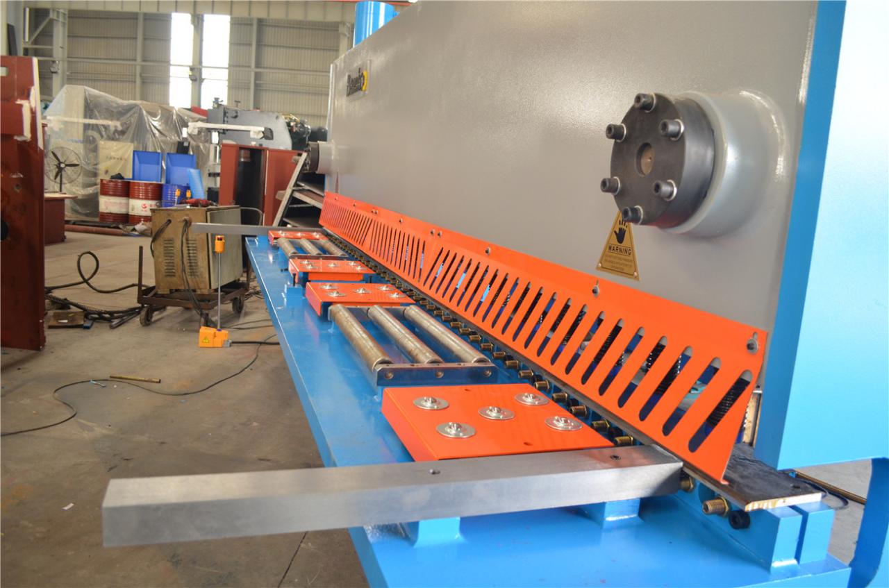 6*3200mm Guillotine Shears Metal Shear Hydraulic Iron Sheet Cutting Shearing Machine 6*3200 mm Guillotinesaks Metalsaks Hydraulisk jernpladeskæremaskine