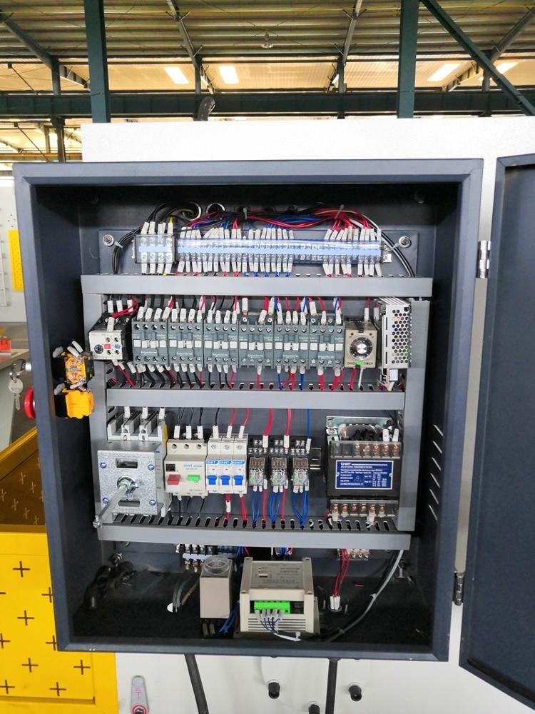 6mm Q11 Elektrisk pladeskæremaskine 8 fod pladeklippemaskine