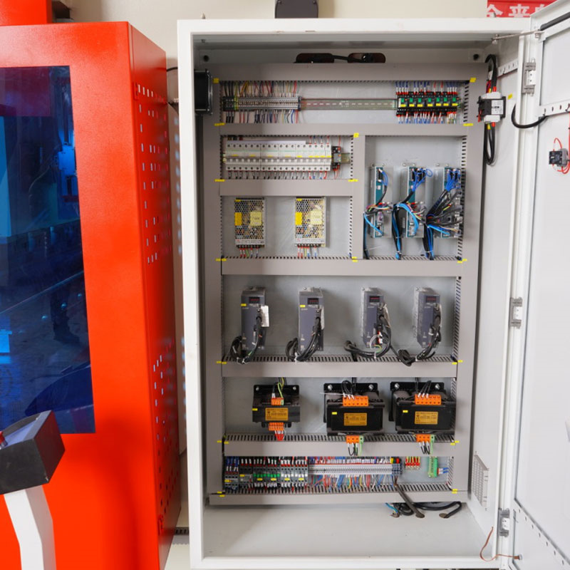 CNC hydraulisk kantpressemaskine Model Wc67k-80tx3200