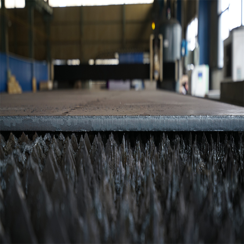 Kina høj kvalitet billig 3kw fiber laser skæremaskine pris