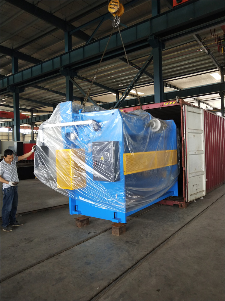 China Metal Hydraulic Press Brake Machine With Reasonable Price Kina metal hydraulisk kantpressemaskine med rimelig pris
