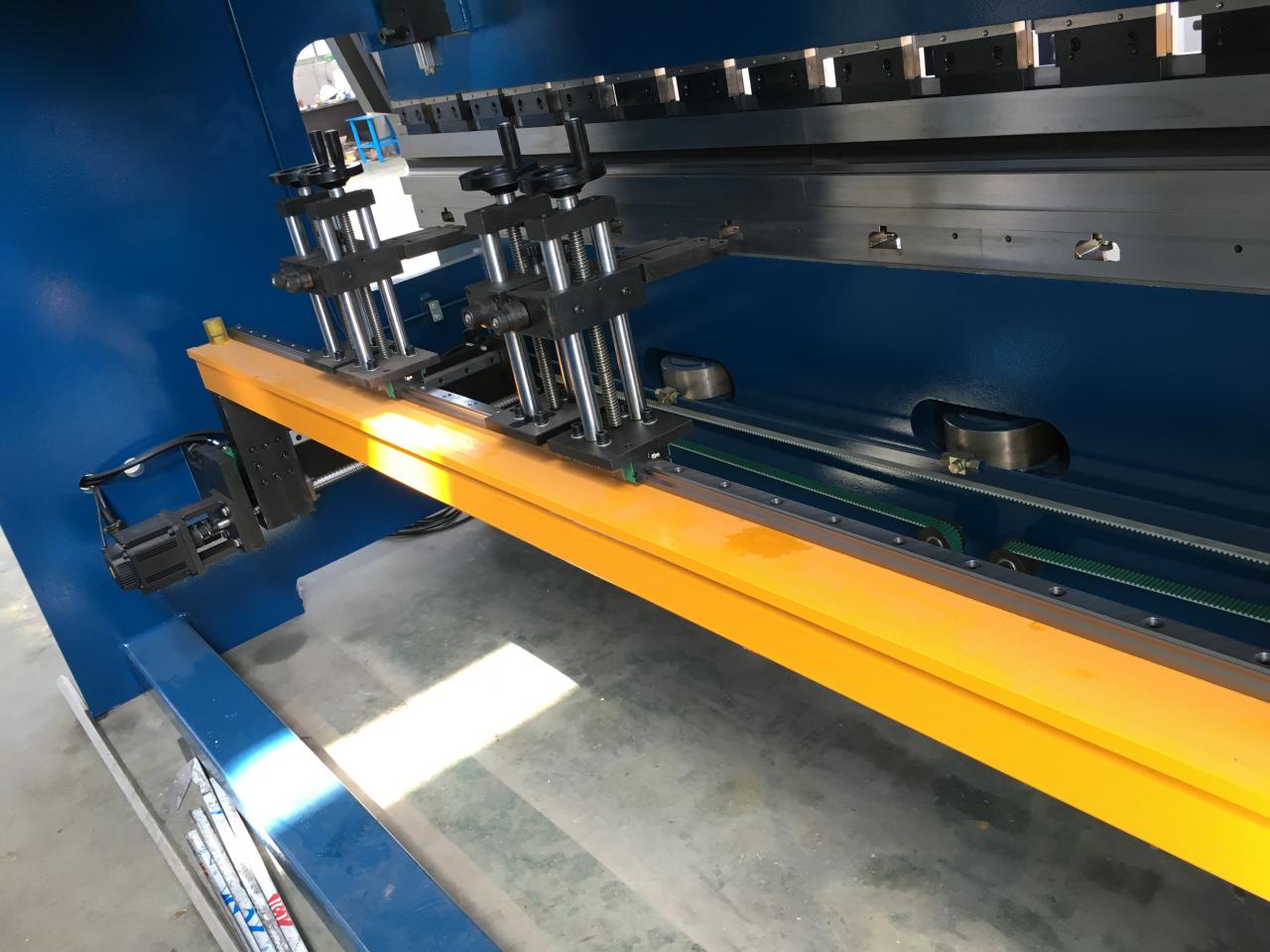 Cnc Servo Press Brake 250t/3.2m 3+1 Axis 3 Meter Sheet Metal Press Brake Cnc Servo kantpresse 250t/3,2m 3+1 akse 3 meter metalplade kantpresse