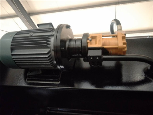 Da53t Cnc System Controller 125t4000 3+1 Axis Cnc Hydraulic Press Brake With Good Quality Da53t Cnc System Controller 125t4000 3+1 Axis Cnc Hydraulisk kantpresse med god kvalitet