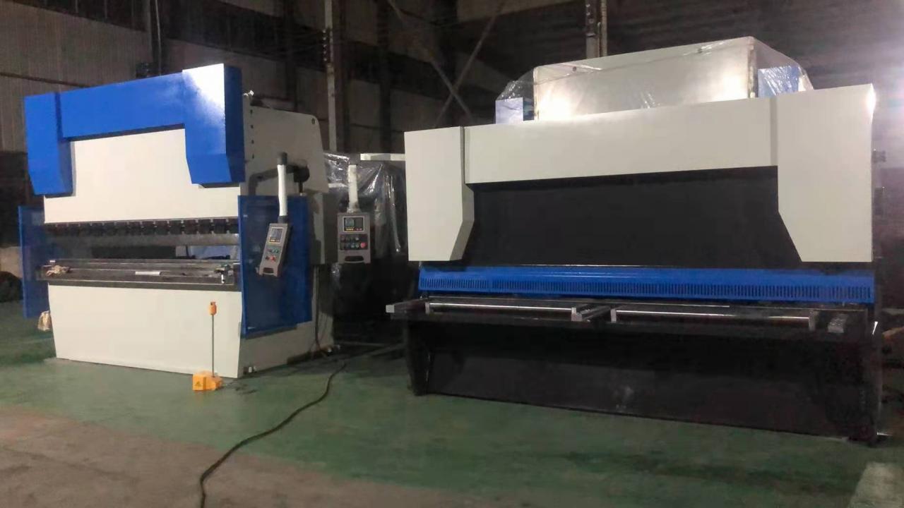 Da53t Cnc System Controller 125t4000 3+1 Axis Cnc Hydraulic Press Brake With Good Quality Da53t Cnc System Controller 125t4000 3+1 Axis Cnc Hydraulisk kantpresse med god kvalitet