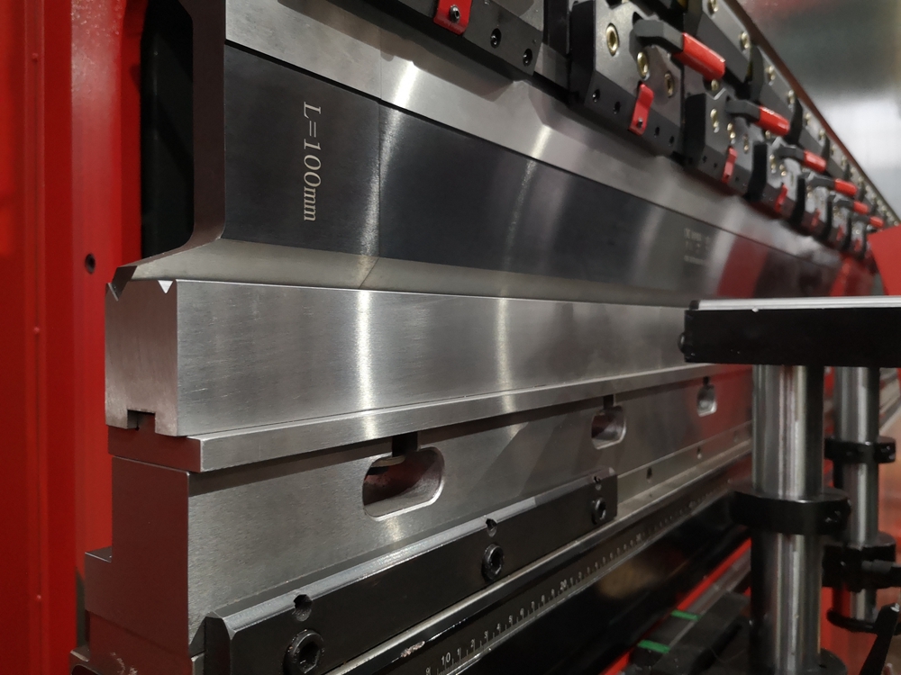 Delem Da66t 125 3+1 4+1 6+1 8+1 Cnc Hydraulic Press Brake For Metal Plate Bending Delem Da66t 125 3+1 4+1 6+1 8+1 Cnc Hydraulisk kantpresse til bøjning af metalplader