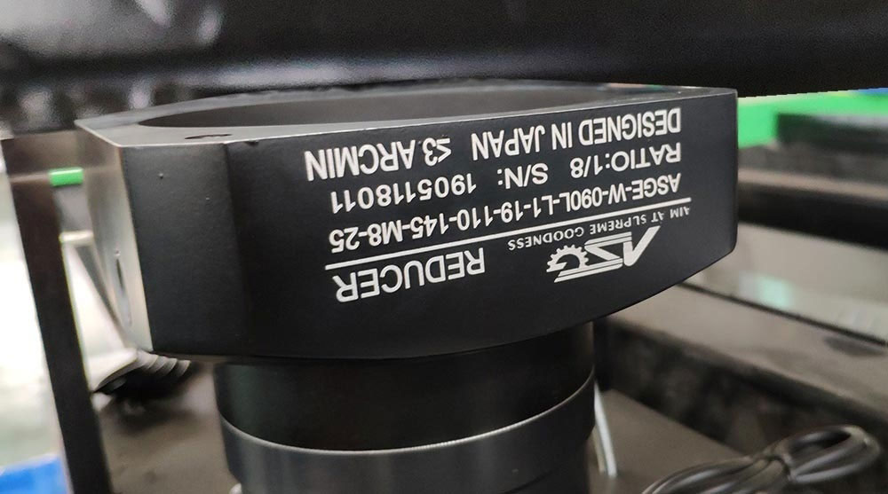 Høj præcision 1000w fiber laser skæremaskine pris