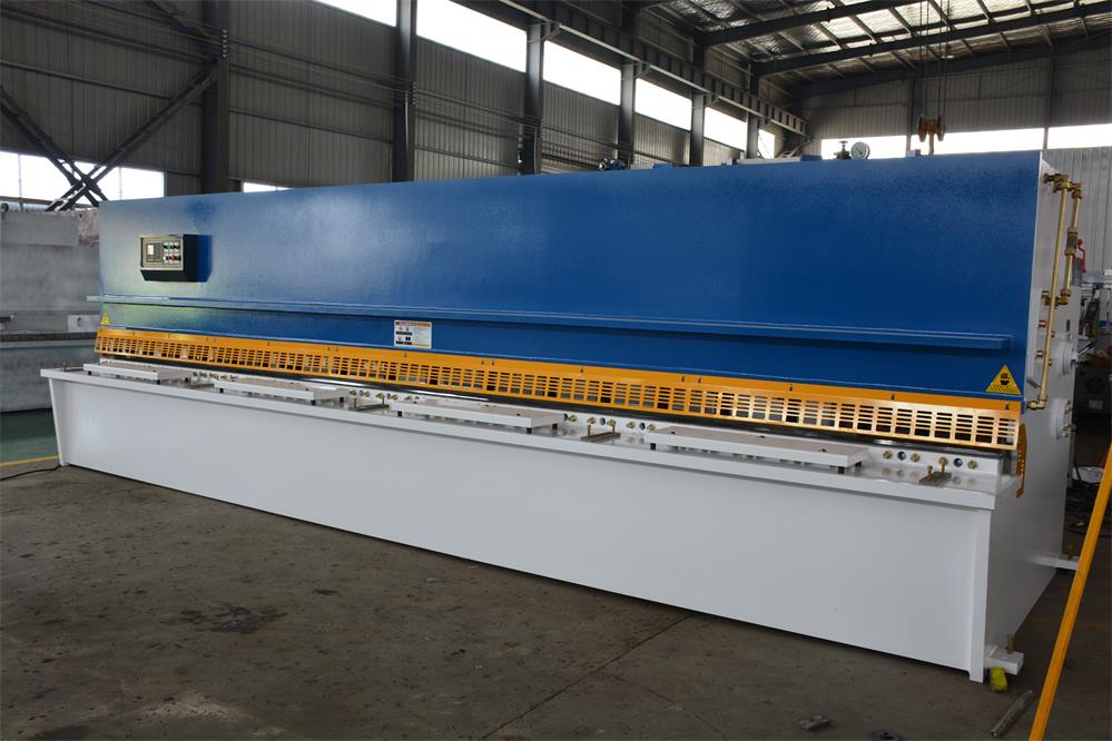 Hydraulic Pendulum Shearing Machine Cnc Automatic Guillotine Shearing Machine Hydraulisk pendulklippemaskine Cnc automatisk guillotineklippemaskine