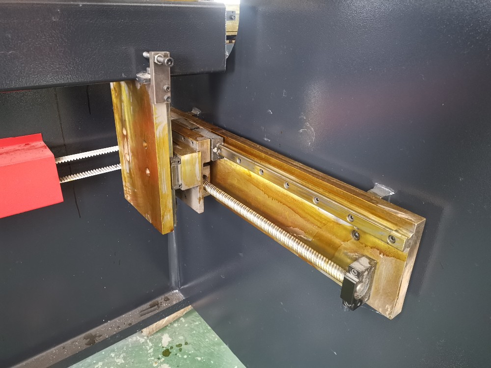 Hydraulic Stainless Steel Wc67y/k-300/6000 Mould Crowning Press Brake Hydraulisk rustfrit stål Wc67y/k-300/6000 Form Crowning Press Brake