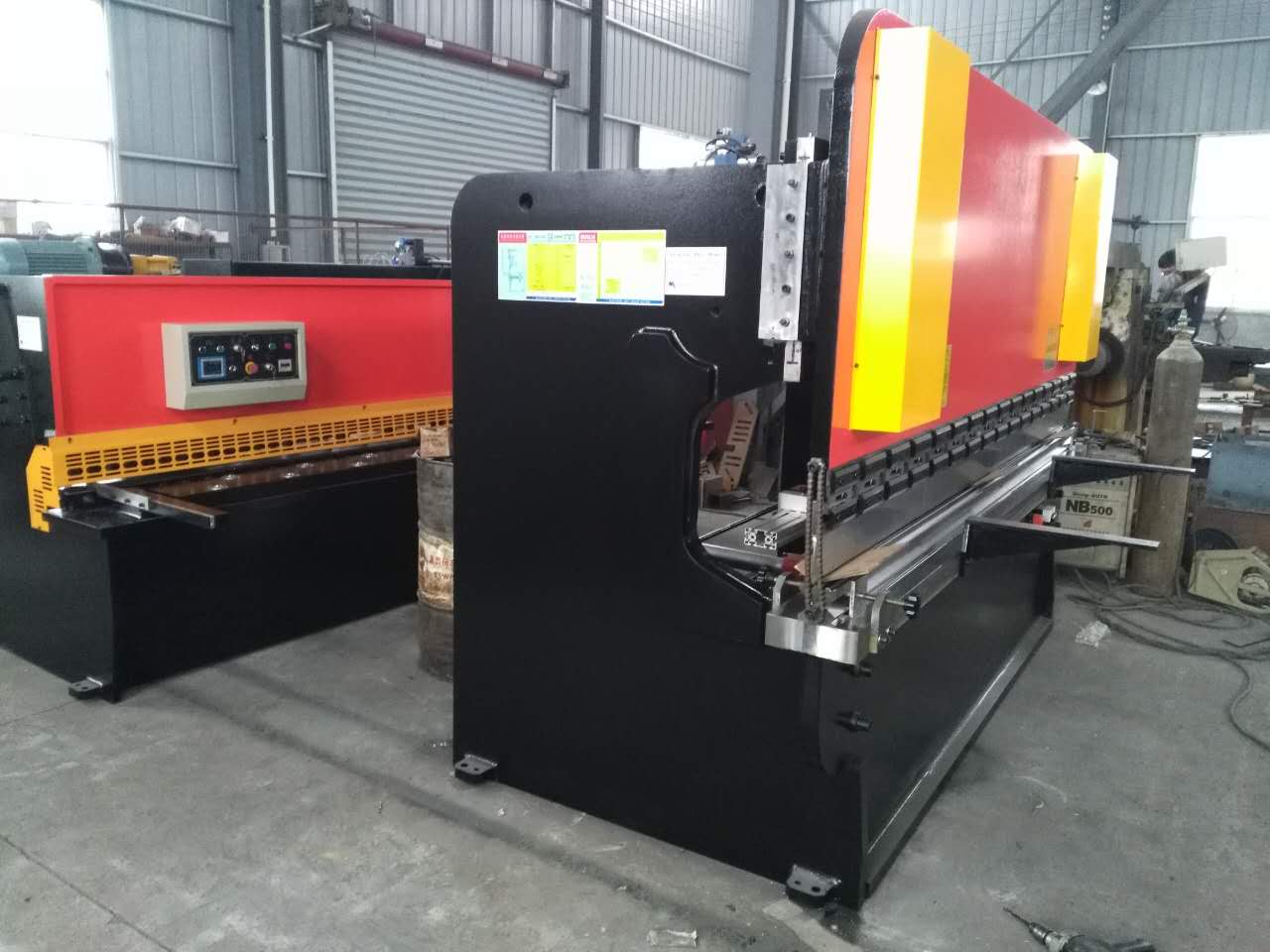 Hydraulic Swing Beam Guillotine Shears Qc12y-4x2500 Hydraulisk svingbjælke-guillotinesaks Qc12y-4x2500