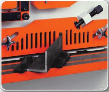 Metal Hydraulic IronWorker Machine Punching And Shearing Machine Metalhydraulisk IronWorker-maskine til stanse- og klippemaskine