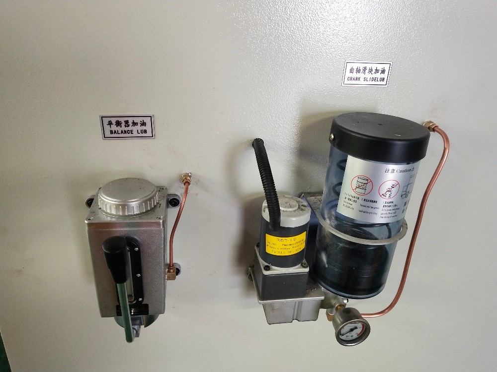 Pneumatic Friction Clutch High Performance Punch Press Machine Pneumatisk friktionskobling Højtydende stansepressemaskine