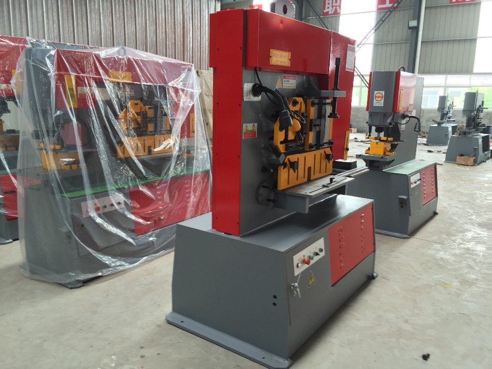 Q35y Series Multifunctional Hydraulic Iron Worker Combined Shearing And Punching Machine Q35y-serien multifunktionel hydraulisk jernarbejder kombineret klip- og stansemaskine