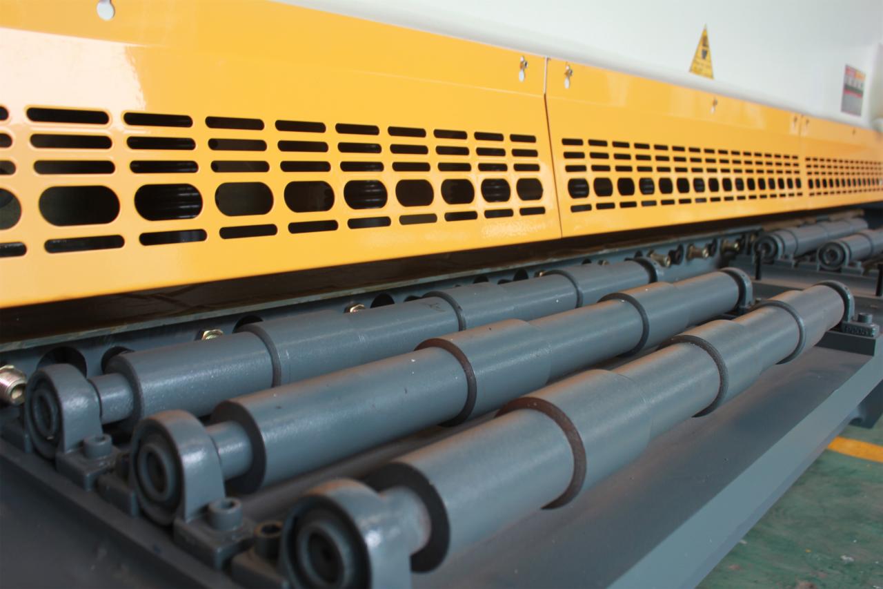 Qc11y Metal Plate Hydraulic Guillotine Shearing Machine For Sale Qc11y Metalplade Hydraulisk Guillotine-klippemaskine til salg