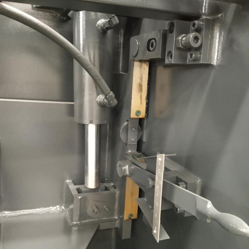 Qc12k-4x2500 Cnc Hydraulic Customized Shearing Machine Cutting Machine Qc12k-4x2500 Cnc Hydraulisk tilpasset skæremaskine skæremaskine