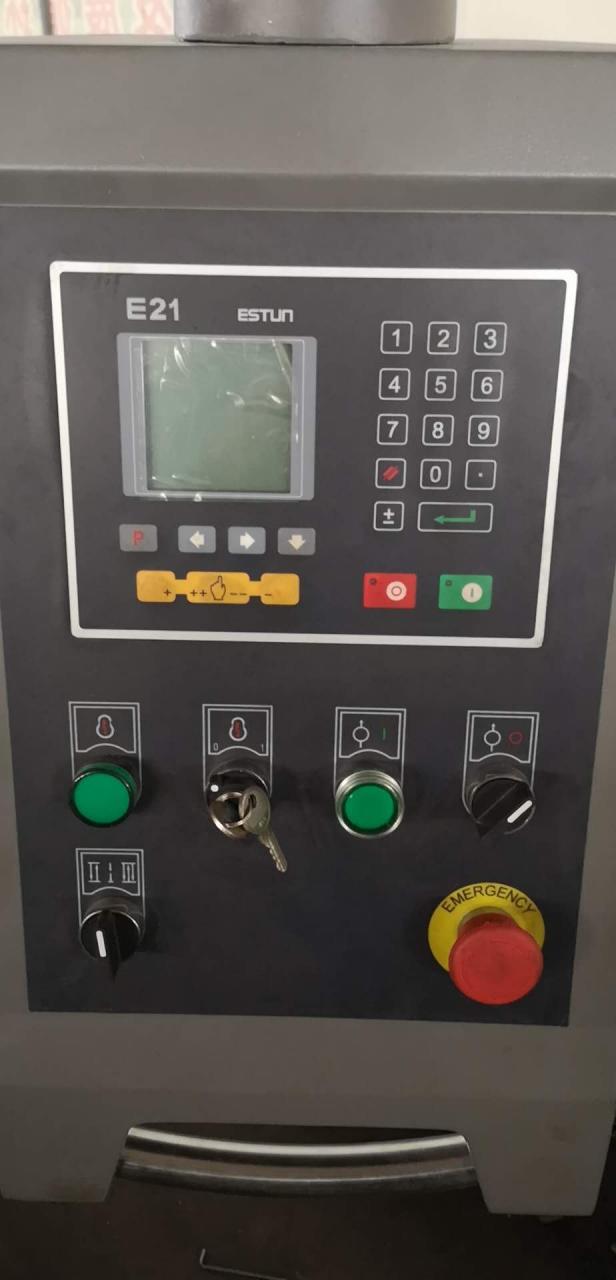 Qc12y 6x3200 hydraulisk plade skydebordsav Guillotinesaksskæremaskine