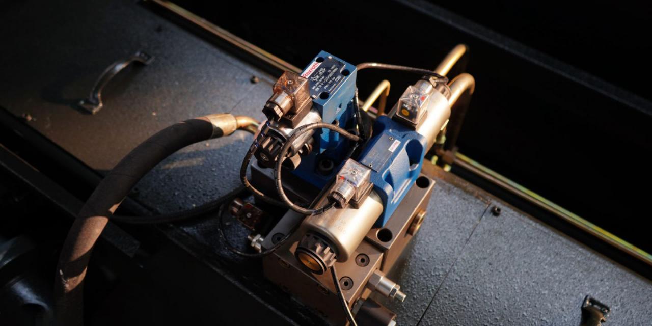 Wc67 Hydraulic Press Brake / CNC Press Bending Machine / Plate Bending Machine China Wc67 Hydraulisk kantpresse / CNC pressebøjningsmaskine / pladebøjningsmaskine Kina