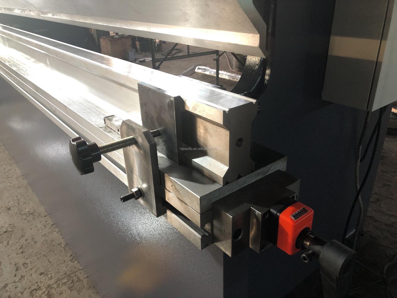 Wc67k Cnc Aluminum Iron Plate Hydraulic Press Brake Cnc Metal Sheet Bending Machine Wc67k Cnc aluminium jernplade Hydraulisk kantpresse Cnc metalplade bøjemaskine