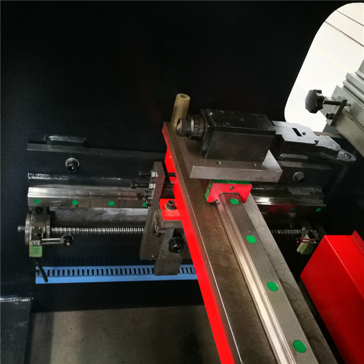 Wc67y-160 4000 Hydraulic Press Brake Cnc Metal Bending Machine For 4000mm Width Steel Wc67y-160 4000 hydraulisk kantpresse Cnc metal bøjemaskine til 4000 mm bredde stål