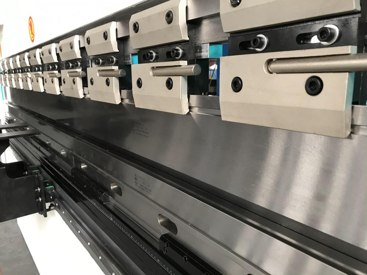 Wc67y-65/2500 Oem Hydraulisk kantpressemaskine Stålbøjningsmaskine